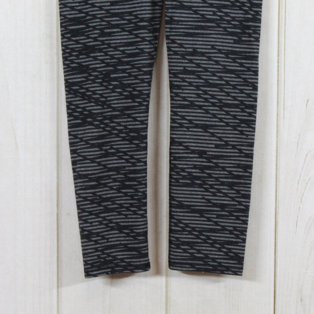 Under Armour Gray Striped Elastic Waist Athletic Cropped Leggings Size M - Picture 4 of 11